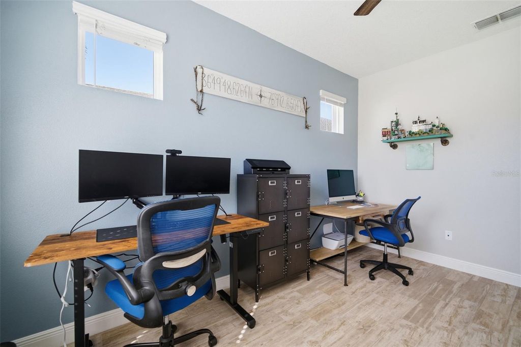 Image 4 of property listing at 12926 SATIN LILY DRIVE, Riverview, FL 33579