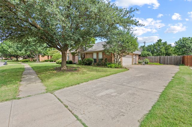 1302 Normandy Drive, Southlake, TX 76092