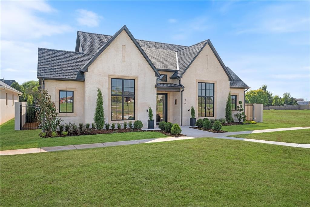 5701 Promenade Square, Oklahoma City, OK 73142
