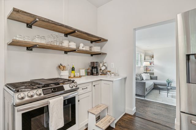 1012 S High St, Columbia, TN 38401