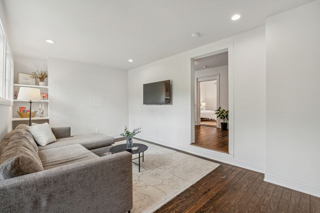 1012 S High St, Columbia, TN 38401