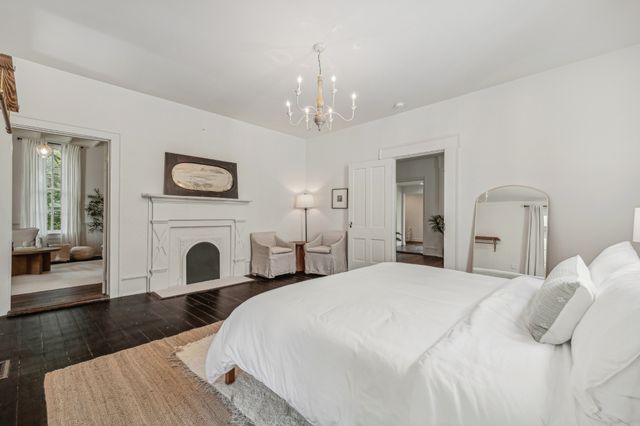 1012 S High St, Columbia, TN 38401