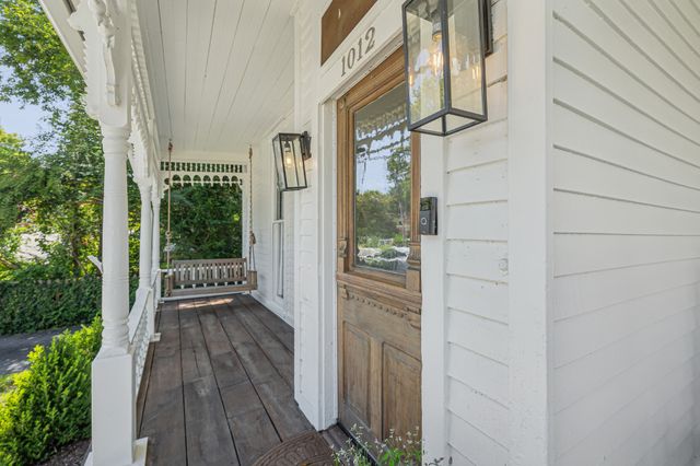 1012 S High St, Columbia, TN 38401