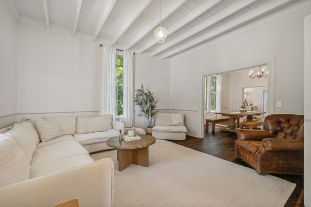 1012 S High St, Columbia, TN 38401