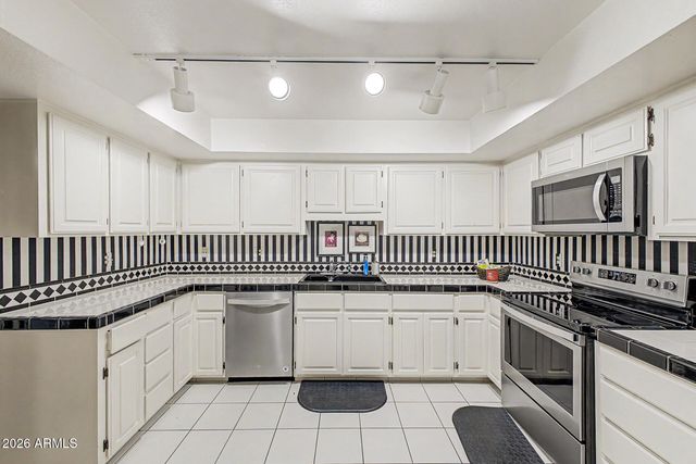5102 N 31ST Place 412, Phoenix, AZ 85016