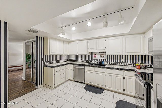 5102 N 31ST Place 412, Phoenix, AZ 85016