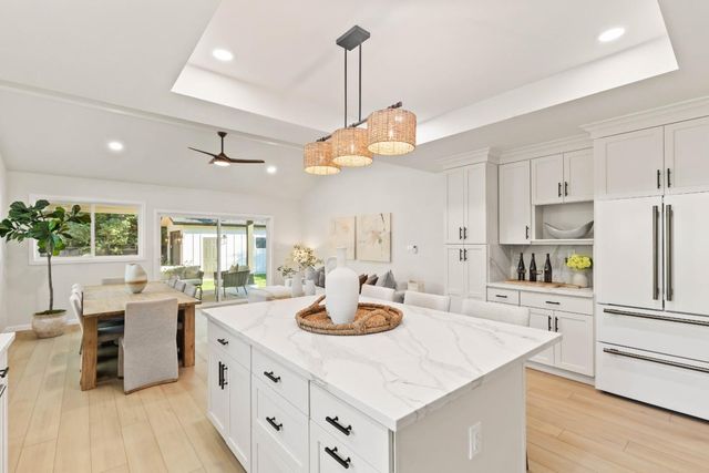 620 Iris Street, Redwood City, CA 94062