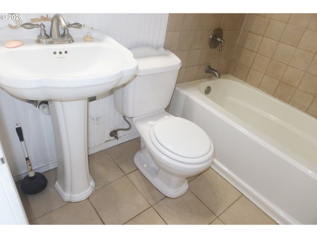 138 MAPLE Blvd, Wood Village, OR 97060