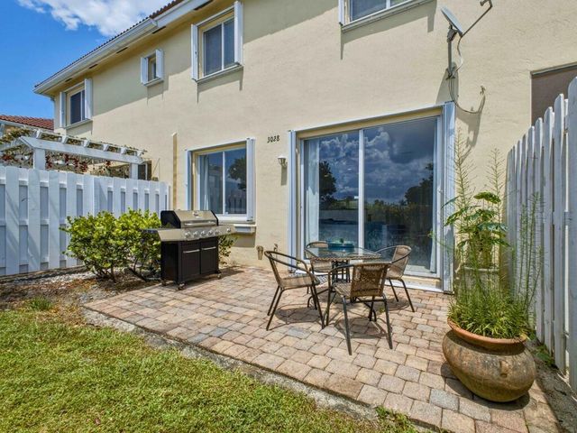 3028 N EVERGREEN Circle, Boynton Beach, FL 33426