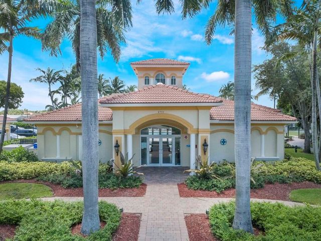 3028 N EVERGREEN Circle, Boynton Beach, FL 33426