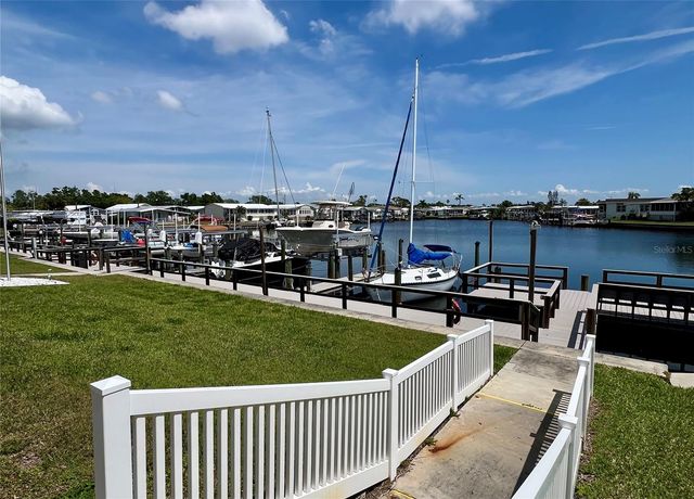 7316 AMERICANA DRIVE NE 146, St Petersburg, FL 33702