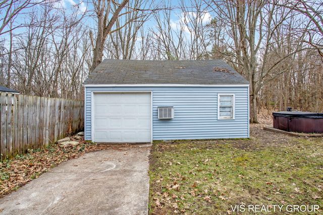 907 Wilson Avenue, Norton Shores City, MI 49441