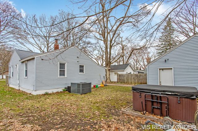 907 Wilson Avenue, Norton Shores City, MI 49441