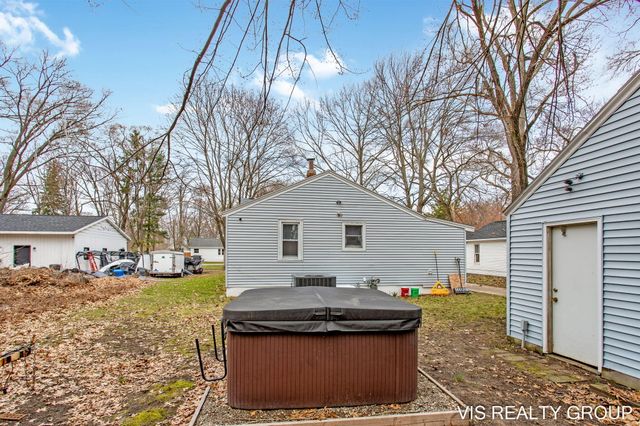 907 Wilson Avenue, Norton Shores City, MI 49441