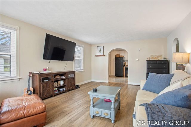 907 Wilson Avenue, Norton Shores City, MI 49441