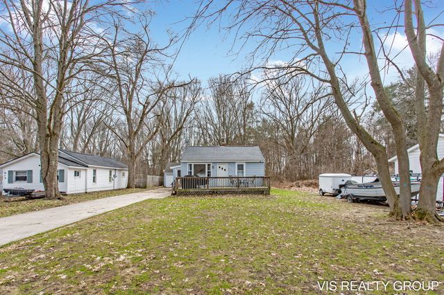 907 Wilson Avenue, Norton Shores City, MI 49441