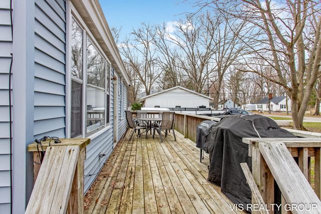 907 Wilson Avenue, Norton Shores City, MI 49441