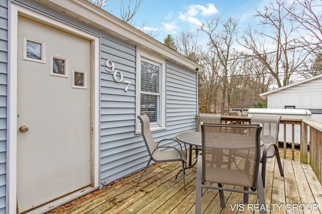 907 Wilson Avenue, Norton Shores City, MI 49441