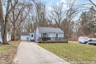 907 Wilson Avenue, Norton Shores City, MI 49441
