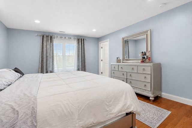 133 Apricot St, Worcester, MA 01603