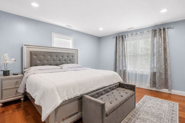 133 Apricot St, Worcester, MA 01603