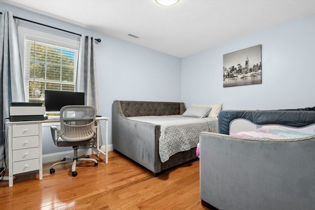 133 Apricot St, Worcester, MA 01603