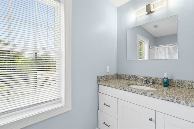 133 Apricot St, Worcester, MA 01603