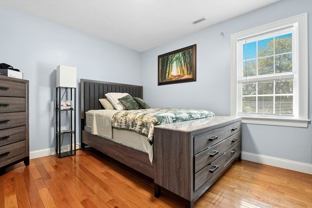 133 Apricot St, Worcester, MA 01603