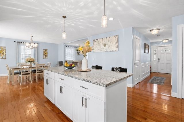 133 Apricot St, Worcester, MA 01603