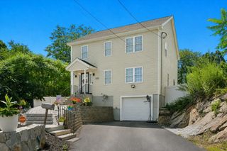 133 Apricot St, Worcester, MA 01603