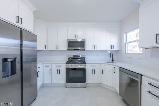 74 E 9Th St, Clifton City, NJ 07011