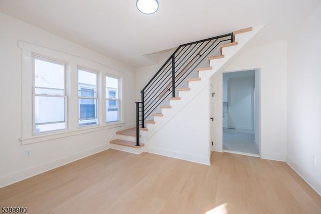 74 E 9Th St, Clifton City, NJ 07011