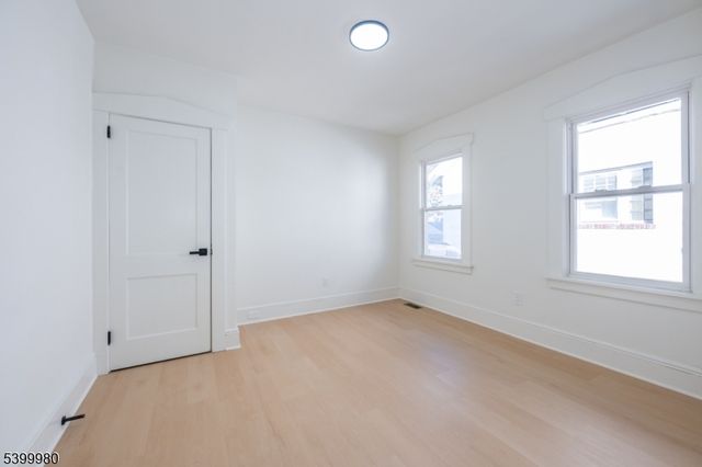 74 E 9Th St, Clifton City, NJ 07011