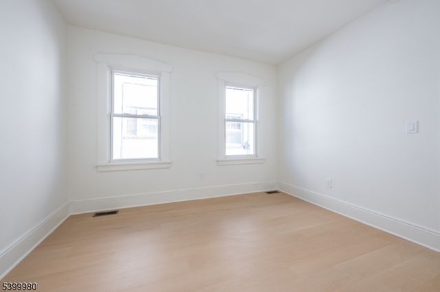 74 E 9Th St, Clifton City, NJ 07011