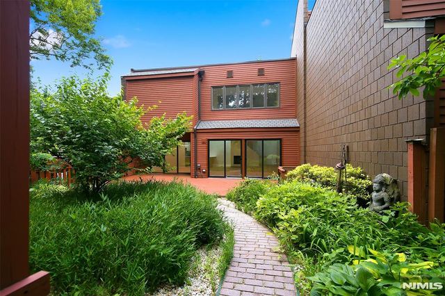 6 Old Quarry Road, Englewood, NJ 07631