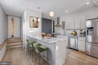 706 16TH ST NE #A, Washington, DC 20002