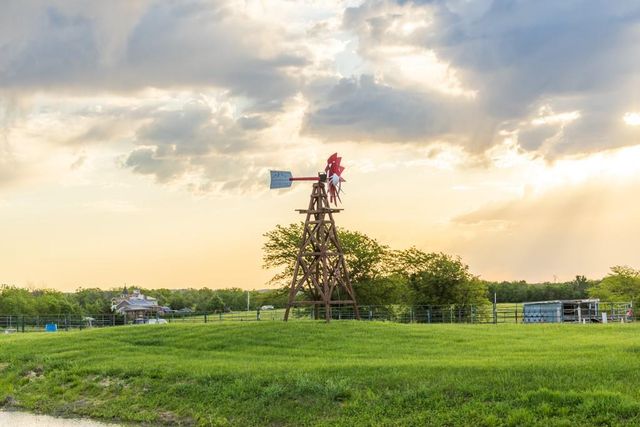 32506 E Hammond Road, Grain Valley, MO 64029