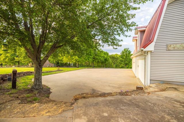 32506 E Hammond Road, Grain Valley, MO 64029