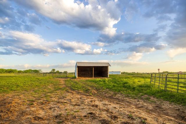 32506 E Hammond Road, Grain Valley, MO 64029