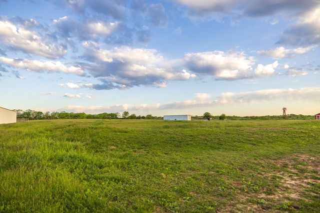 32506 E Hammond Road, Grain Valley, MO 64029