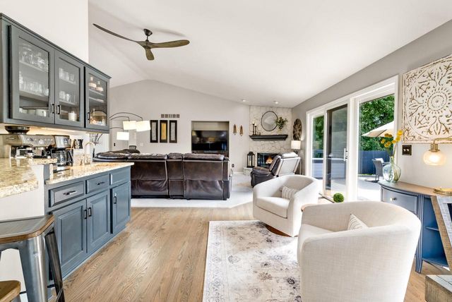 618 Two Rivers DRIVE, Mukwonago, WI 53149
