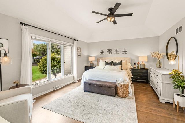 618 Two Rivers DRIVE, Mukwonago, WI 53149