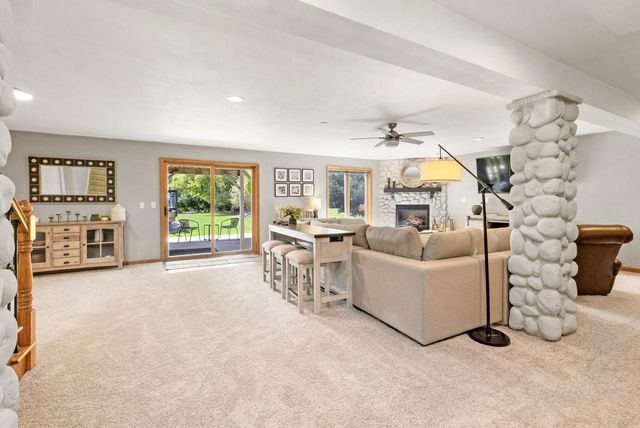 618 Two Rivers DRIVE, Mukwonago, WI 53149