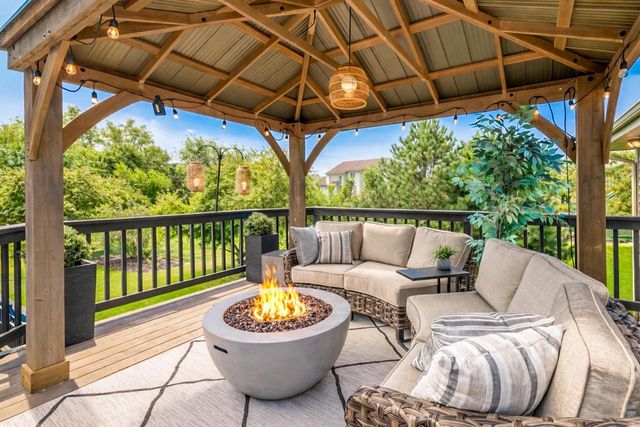 618 Two Rivers DRIVE, Mukwonago, WI 53149