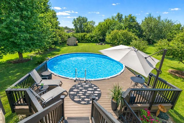 618 Two Rivers DRIVE, Mukwonago, WI 53149