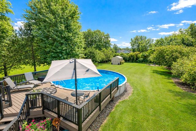 618 Two Rivers DRIVE, Mukwonago, WI 53149