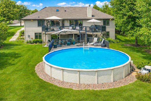 618 Two Rivers DRIVE, Mukwonago, WI 53149