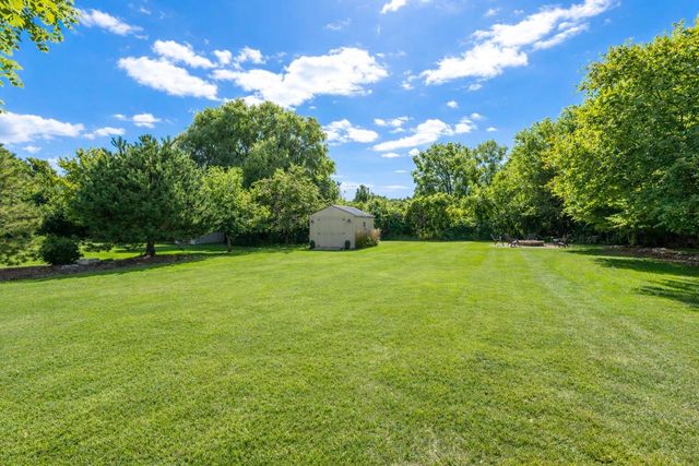 618 Two Rivers DRIVE, Mukwonago, WI 53149