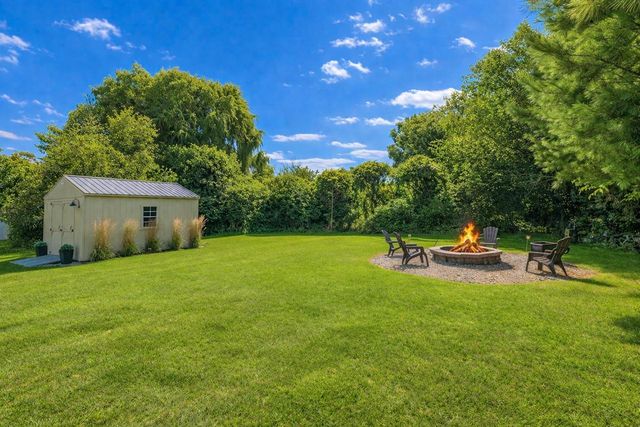 618 Two Rivers DRIVE, Mukwonago, WI 53149