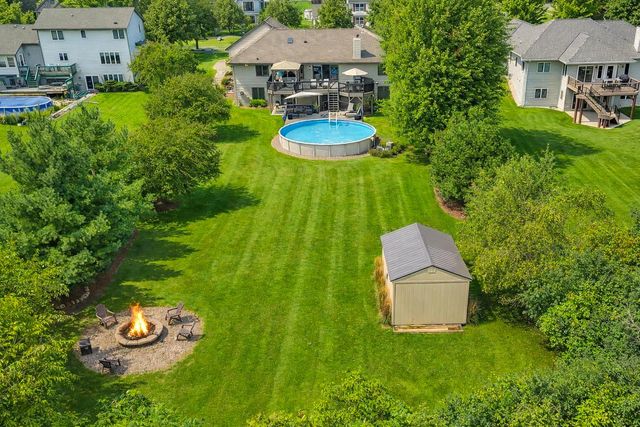 618 Two Rivers DRIVE, Mukwonago, WI 53149